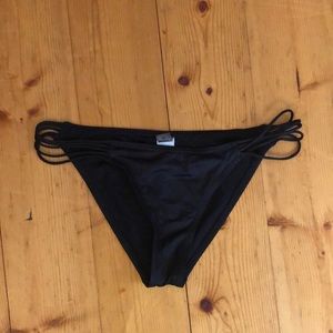 Super classic black billabong bikini bottoms